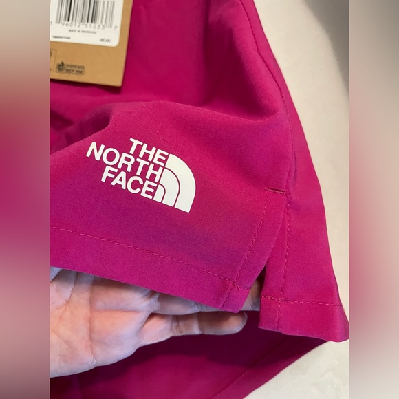 NWT The North Face Woman Shorts Size M Fuchsia Hot Pink Color - Picture 10 of 13